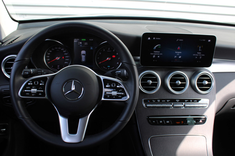 Mercedes-Benz GLC 300e 4MATIC | Plug-in | 320PK | Adap. Cruise | Rondom camera | 18" LM | Parkeerpakket |