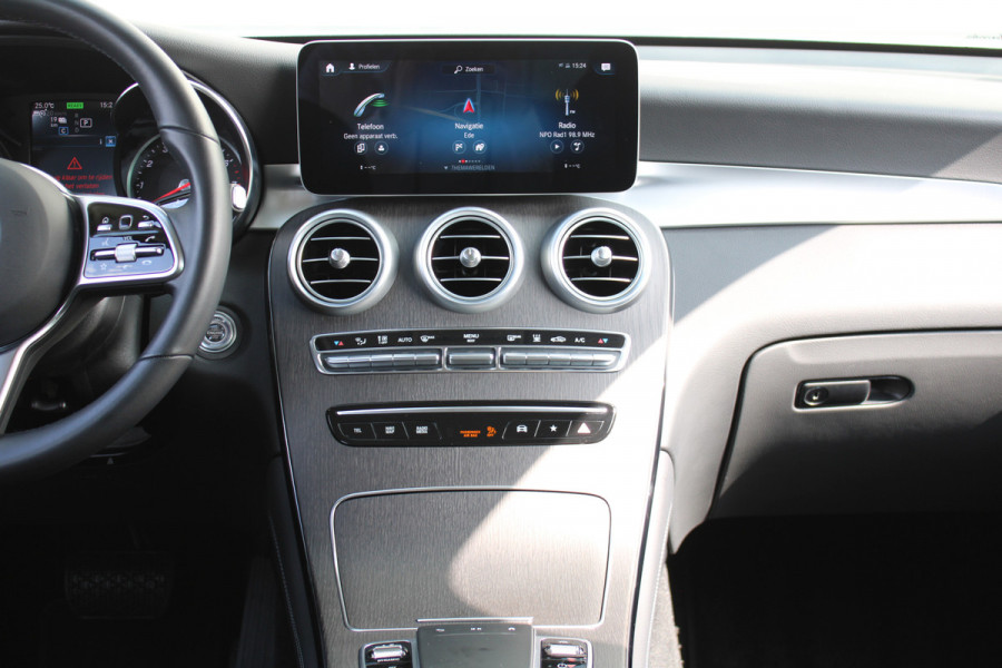 Mercedes-Benz GLC 300e 4MATIC | Plug-in | 320PK | Adap. Cruise | Rondom camera | 18" LM | Parkeerpakket |