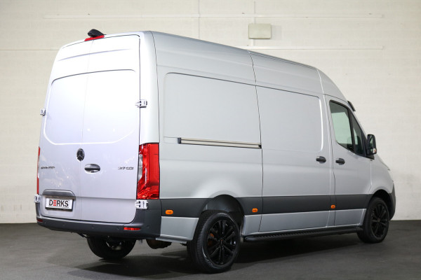 Mercedes-Benz Sprinter 317 CDI L2 H2 Automaat Black Edition Navigatie Camera 270Gr A.Deuren