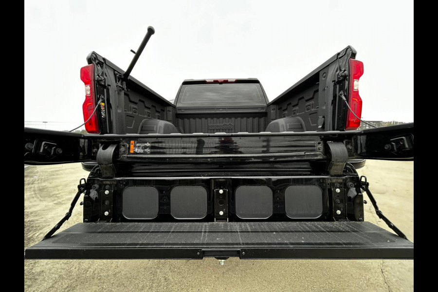 Chevrolet Silverado 1500 6.2 V8 High Country Black Ops Schuif kanteldak / LED / Leder / Getoonde extra opties tegen meerprijs