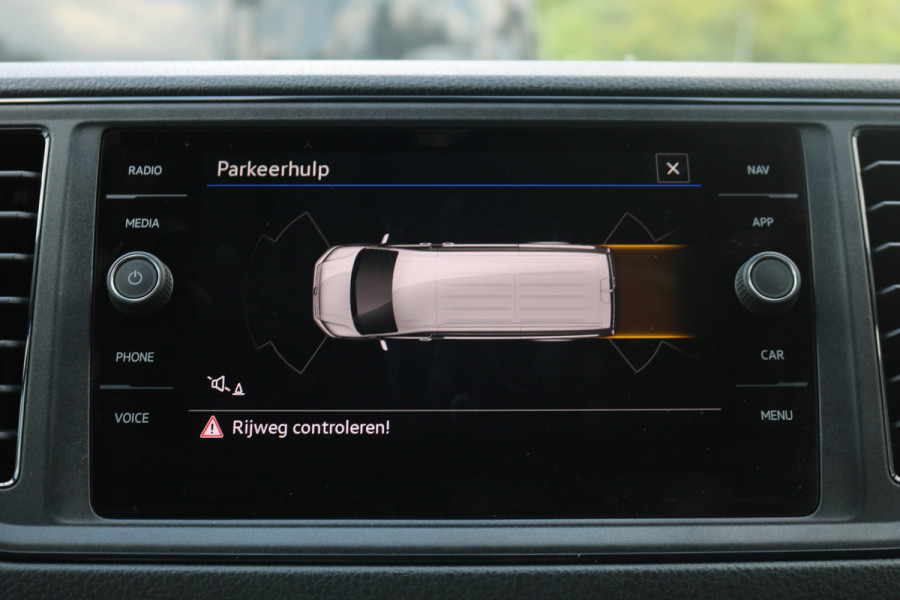 Volkswagen Crafter 2.0 TDI 177pk L3 H3 Automaat Airco Navigatie Apple Carplay Camera