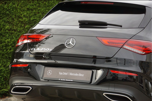 Mercedes-Benz CLA-Klasse CLA 250 e Shooting Brake AMG Line Night | Panorama Sound Multibeam Dodehoek