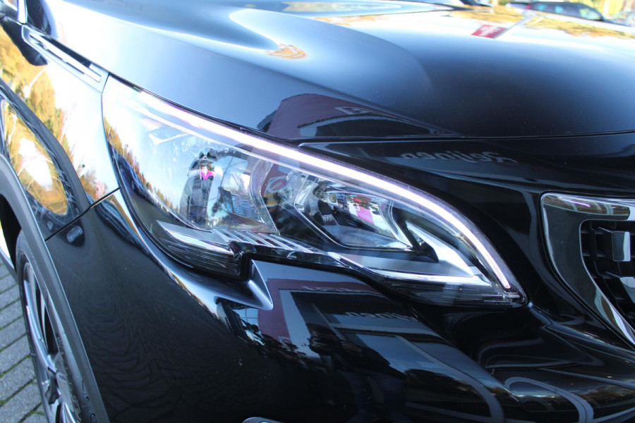 Peugeot 5008 1.2 130PK Allure | NAVIGATIE | PARKEERSENSOREN VOOR / ACHTER | 19" LICHTMETALEN VELGEN | 7-ZITS | CLIMA CONTROL |
