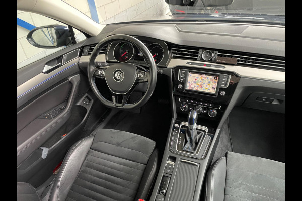 Volkswagen Passat Variant 1.4 TSI GTE Connected Series Plus PANO|TREKHAAK