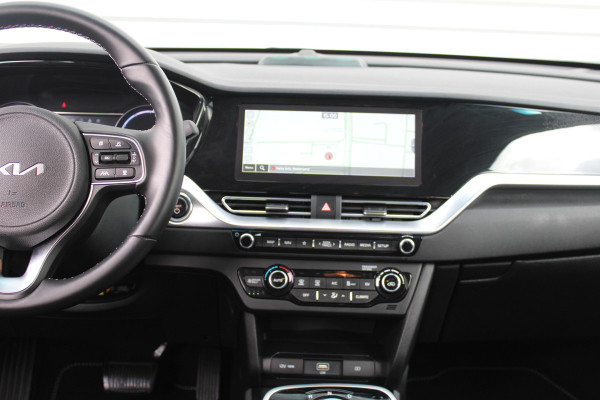 Kia e-Niro DynamicLine 64 kWh | 3 Fase | Airco | Camera | 17" LM | Cruise | Navi |