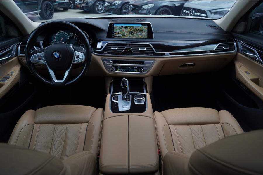 BMW 7 Serie 740Li High Executive | Panorama | Harman/Kardon | Adaptieve cruise | HuD | LED | Parelmoer wit | M-pakket | 20 inch |