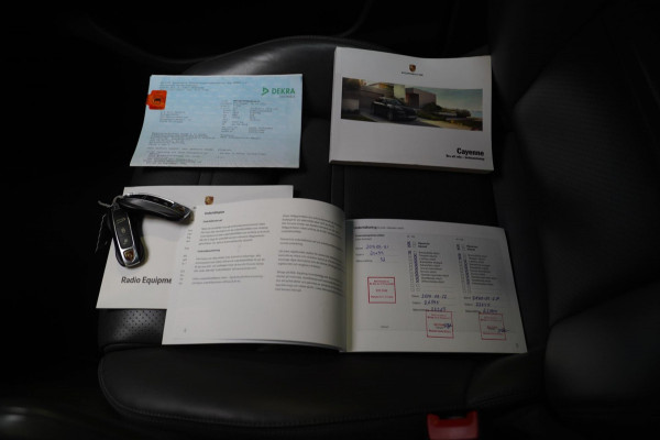 Porsche Cayenne 3.0 E-Hybrid | Sport Chrono | Bose Sound | Panorama | Luchtvering | Trekhaak | Adaptieve Cruise | 360 camera | NAP