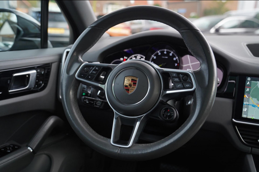 Porsche Cayenne 3.0 E-Hybrid | Sport Chrono | Bose Sound | Panorama | Luchtvering | Trekhaak | Adaptieve Cruise | 360 camera | NAP