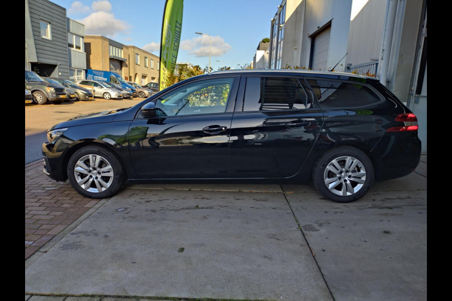 Peugeot 308 SW 1.2 PureTech Blue Lease Executive