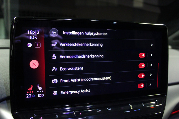 Volkswagen ID.4 First Max 77 kWh 204PK Pano Head-up IQ Light Elek. stoelen Stoel + Stuurverwarming 360° Camera Apple Carplay Full option