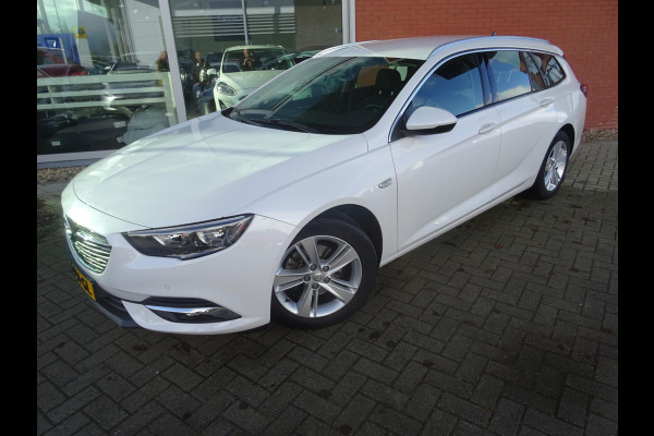 Opel Insignia Sports Tourer 1.6 CDTI 136 PK Business Executive Camera | AGR Stoel | Navi | Cruise Control | Voorruitverwarming | Stuurwielverwarming |