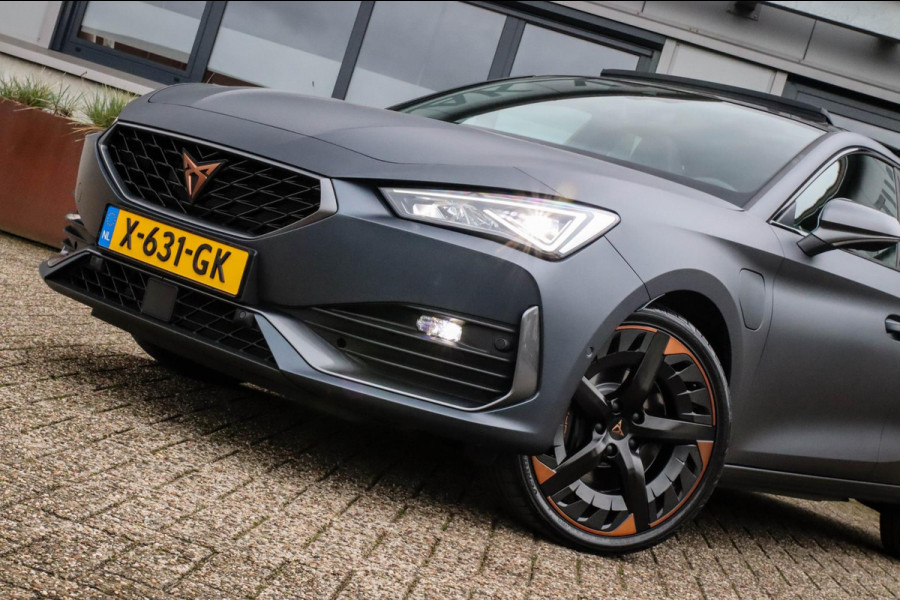 CUPRA Leon 1.4 e-Hybrid VZ Copper Edition 245pk DSG! 1e|Panoramadak|Virtual Cockpit|LED Matrix|Kuipstoelen elektrisch|NAVI|Camera