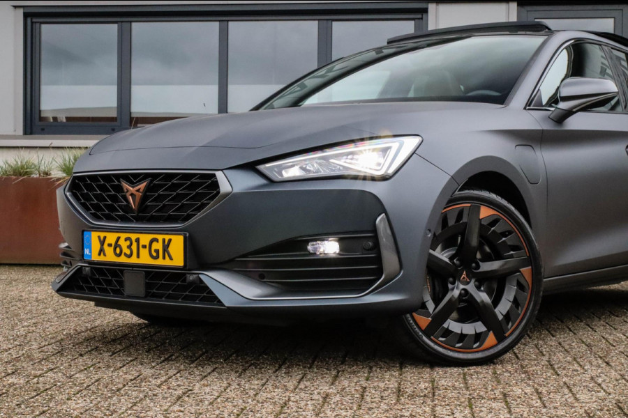 CUPRA Leon 1.4 e-Hybrid VZ Copper Edition 245pk DSG! 1e|Panoramadak|Virtual Cockpit|LED Matrix|Kuipstoelen elektrisch|NAVI|Camera