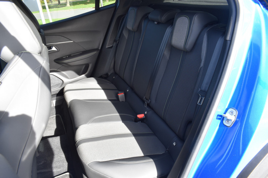 Peugeot e-2008 EV GT Pack 50 kWh / Clima / Camera / Apple Carplay / LED / 8% bijtelling