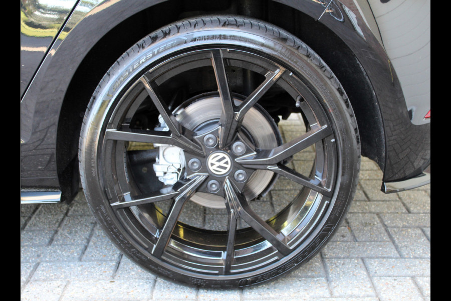 Volkswagen Golf 7.5 1.5 TSI R-line DSG ACC 73 dkm 19 inch LED