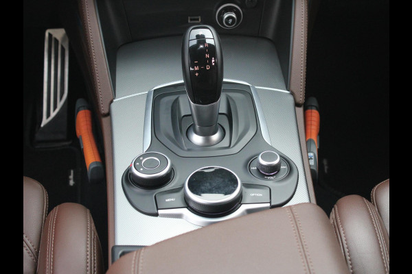 Alfa Romeo Stelvio 2.0 Turbo Aut. 200pk AWD Super | Navi | Xenon | Carplay | Veloce Interieur | Adapt. Cruise | Stoel-/Stuurverwarming