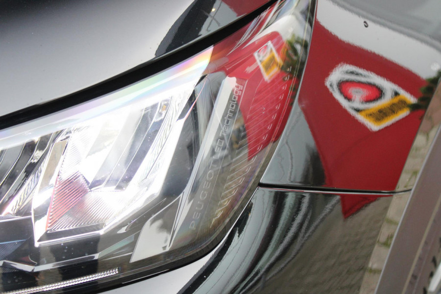 Peugeot e-2008 EV 136PK AUTOMAAT ACTIVE PACK 50 kWh | 3-FASE! | €20.495,- NA SUBSIDIEAFTREK! | APPLE CARPLAY/ANDROID AUTO | DAB+ | CLIMATE CONTROL | LED KOPLAMPEN | LICHTMETALEN VELGEN | PARKEER SENSOREN |