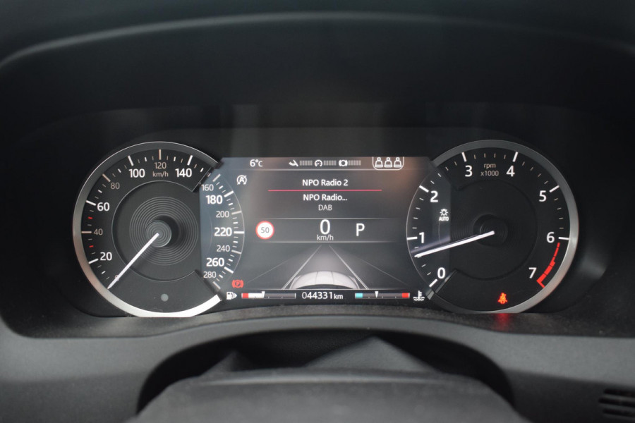 Jaguar XE 2.0 P250 SE | NL Auto in nieuwstaat! | zeer lage km's! | Navigatie | Stoelverwarming |