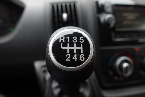 Peugeot Boxer 335 2.2 BlueHDi 140 L3H3 Premium NAV | A. CAMERA | BETIMMERING | CRUISE | A/C | SIDEBARS
