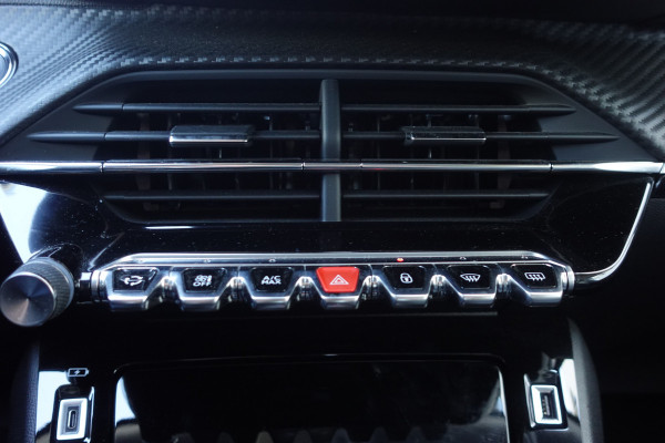 Peugeot e-2008 EV Allure 50 kWh *DEMO* €23.900 NÁ SUBSIDIE! 3- FASE | NAV | A. CAM | LED | CLIMA | LAGE KM | 12MND BOVAG