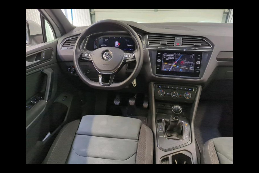 Volkswagen Tiguan 1.5 TSI R-line Xenon Panodak Virtual cockpit Navi Led Bj:2020