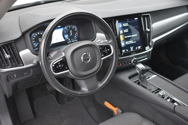 Volvo V90 T4 191PK Momentum | El. trekhaak | AppleCarplay | Ad. Cruise | Stoelverwarming