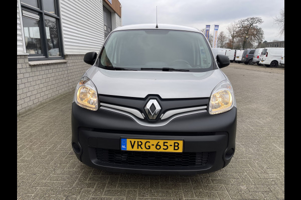 Renault Kangoo 1.5 dCi 90pk automaat Energy Comfort Maxi L2H1 / vaste prijs rijklaar € 13.950 ex btw / lease vanaf € 256 / airco / zilver metallic / pdc achter !