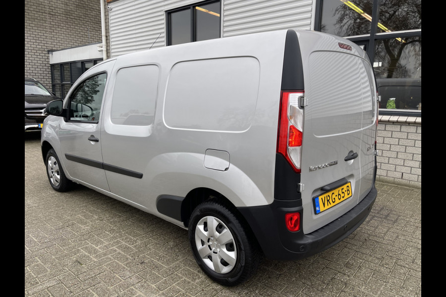 Renault Kangoo 1.5 dCi 90pk automaat Energy Comfort Maxi L2H1 / vaste prijs rijklaar € 13.950 ex btw / lease vanaf € 256 / airco / zilver metallic / pdc achter !