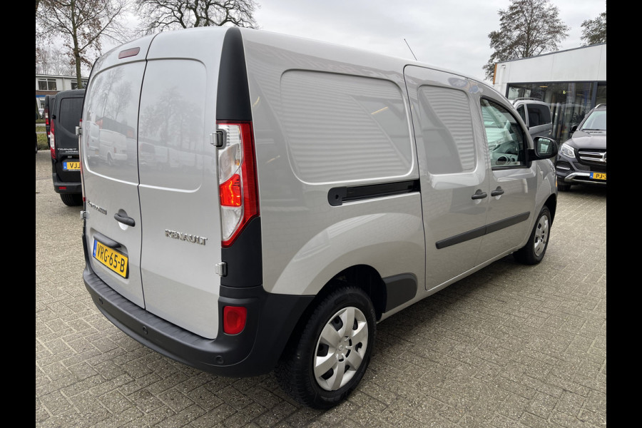 Renault Kangoo 1.5 dCi 90pk automaat Energy Comfort Maxi L2H1 / vaste prijs rijklaar € 13.950 ex btw / lease vanaf € 256 / airco / zilver metallic / pdc achter !