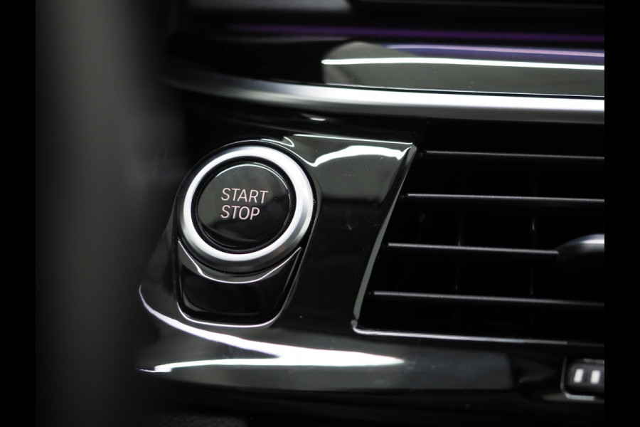 BMW 5 Serie 530e iPerformance High Executive | Virtual Cockpit | 360  | Leder | LED | Sfeerverlichting