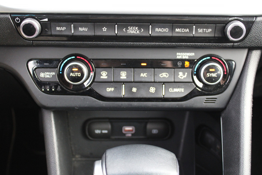 Kia Niro 1.6 GDi PHEV DynamicLine | Parkeersensoren | Camera | Navi | Cruise | Plug-in | Automaat |