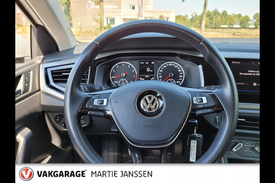 Volkswagen Polo 1.0 MPI Comfortline NAVIGATIE - AIRCO - CRUISE CONTROLE - LED - CARPLAY