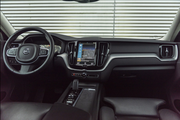 Volvo XC60 T8 AWD Aut. Leder Navigatie Parkeercamera On-Call 390pk