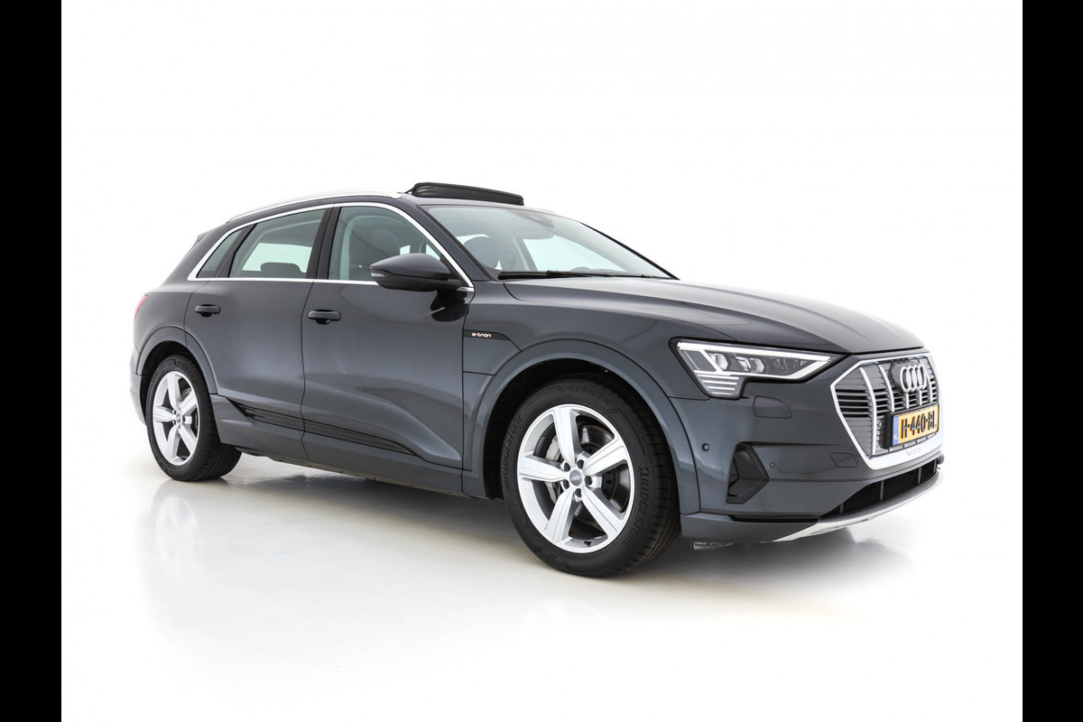 Audi e-tron E-tron 50 Quattro Launch Edition-Plus 71 kWh [3-FASE] Aut. *PANO | MILANO-VOLLEDER | FULL-LED | VIRTUAL-COCKPIT | NAVI-FULLMAP | KEYLESS | BLIND-SPOT | MEMORY-PACK | ADAPTIVE-CRUISE | COMFORT-SEATS | 20"ALU*
