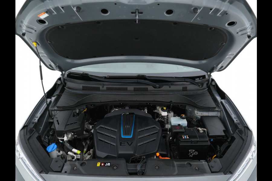 Hyundai Kona EV Premium 64 kWh (INCL-BTW) *VOLLEDER | HUD | FULL-LED | NAVI-FULLMAP | DAB | ADAPTIVE-CRUISE | KEYLESS | CAMERA | BLIND-SPOT | LANE-ASSIST | ECC | PDC | VIRTUAL-COCKPIT | COMFORT-SEATS | 18"ALU*