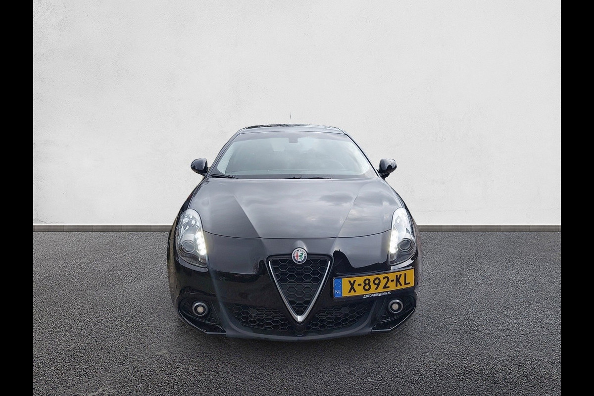 Alfa Romeo Giulietta 1.4 Turbo airco,cruisecontrol,navigatie,parkeersensoren, extra set winterwielen