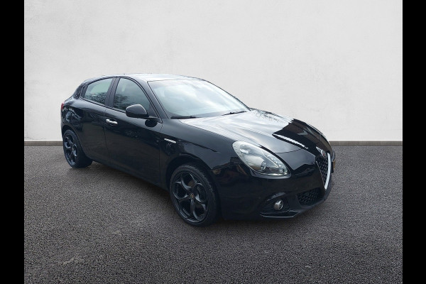 Alfa Romeo Giulietta 1.4 Turbo airco,cruisecontrol,navigatie,parkeersensoren, extra set winterwielen