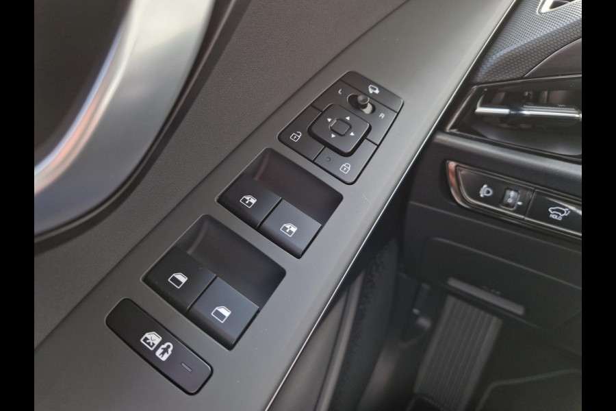 Kia Niro EV DynamicPlusLine 64.8 kWh Automaat | Schuif-/kanteldak | Leder | Camera | Navi | 17" Velgen | Stuur-/stoelverwarming | Key-Less | PDC | Cruise | LED |