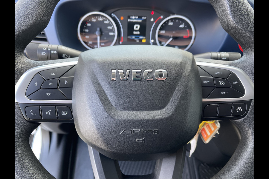 Iveco Daily 35S14 2.3 automaat / bakwagen met laadklep / vaste prijs rijklaar € 30.950 ex btw / lease vanaf € 554 / cruise en climate control / zijdeur / geveerde chauffeurs stoel !