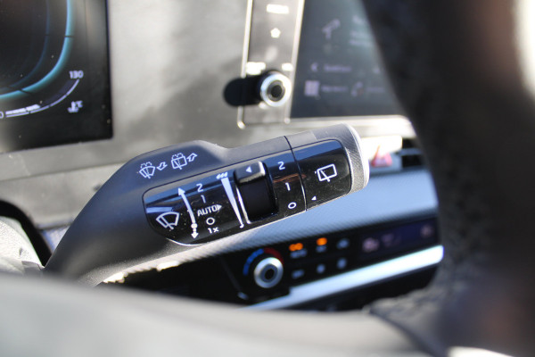 Kia Sportage 1.6 T-GDi MHEV DynamicLine | Airco | Cruise | Camera | 17" LM | Stuurwiel verwarmd | Apple Carplay | Android auto |