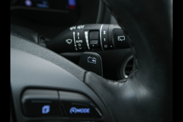 Hyundai Kona EV Premium 64 kWh (INCL-BTW) *ACC | HUD | VOLLEDER | KEYLESS | KRELL-AUDIO | CAMERA | BLIND-SPOT | NAVI-FULLMAP | ECC | PDC | LANE-ASSIST | DAB | COMFORT-SEATS | VIRTUAL-COCKPIT*