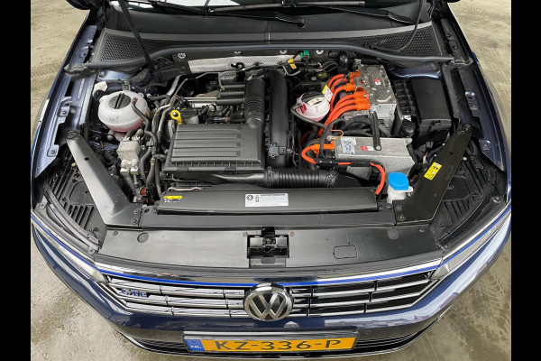Volkswagen Passat Variant 1.4 TSI GTE Connected Series Plus PANO|TREKHAAK
