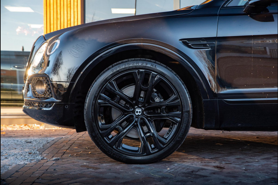 Bentley Bentayga 6.0 W12 black on black Panodak Leer Massage 360 Cam. DAB+ W12