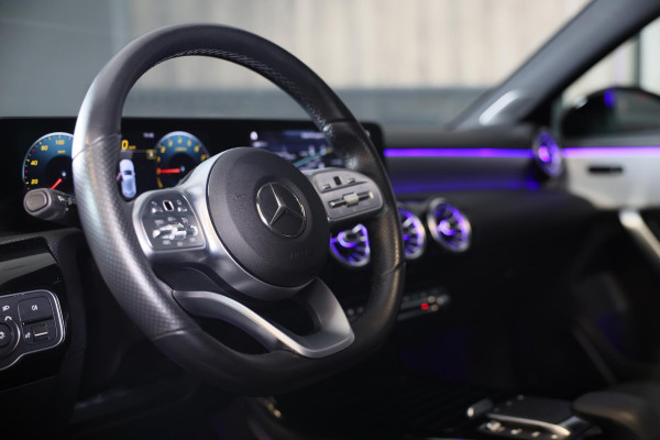 Mercedes-Benz A-Klasse 250 e AMG Limited / Open Panoramadak / Sfeerverlichting / Cruise Control / Lane Assist / Open Pano / Camera