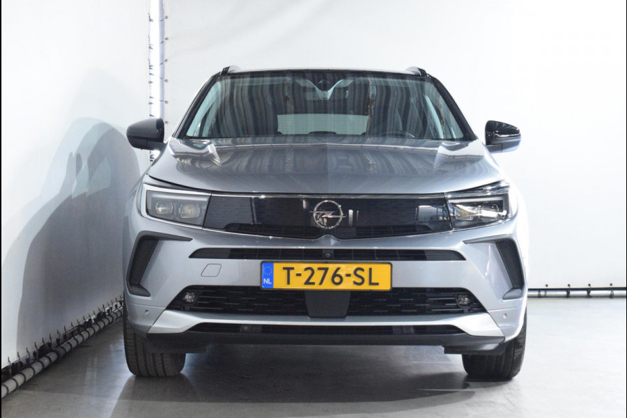 Opel Grandland 1.6 Turbo Hybrid 4x4 Ultimate AUTOMAAT | CARPLAY | NAVIGATIE | ACHTERUITRIJCAMERA MET SENSOREN | E.C.C. | WINTERPAKKET | 13.974km