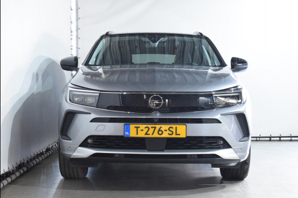 Opel Grandland 1.6 Turbo Hybrid 4x4 Ultimate AUTOMAAT | CARPLAY | NAVIGATIE | ACHTERUITRIJCAMERA MET SENSOREN | E.C.C. | WINTERPAKKET | 13.974km