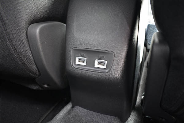 Peugeot e-2008 EV Allure Pack 50kWh 136pk | Navigatie | Apple Carplay/Android Auto | Bluetooth | Achteruitrijcamera