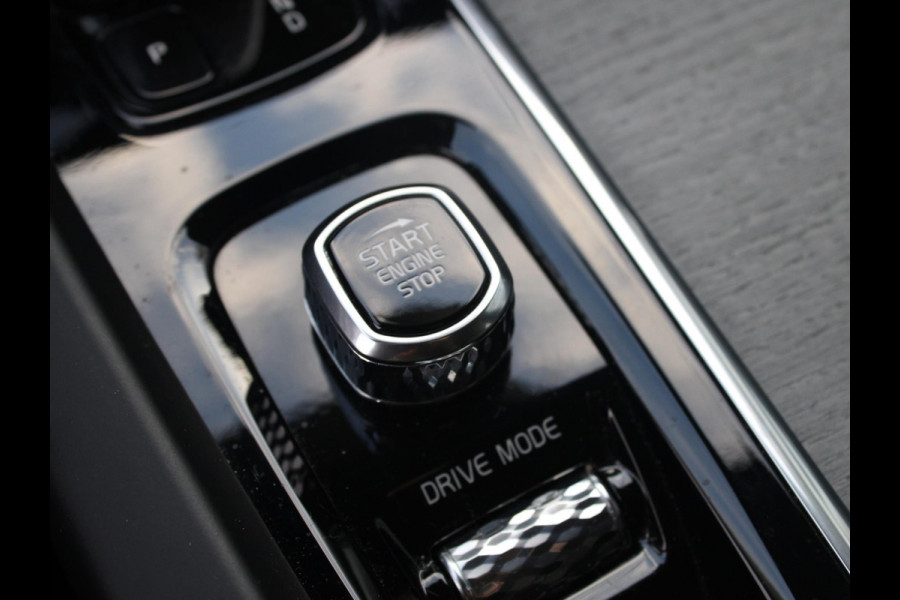 Volvo V60 Cross Country 2.0 B5 AWD Pro | Leder | Adapt. Cruise | CarPlay | Navi | Clima | Elek. stoelen + geheugen | 18'' LM | Camera