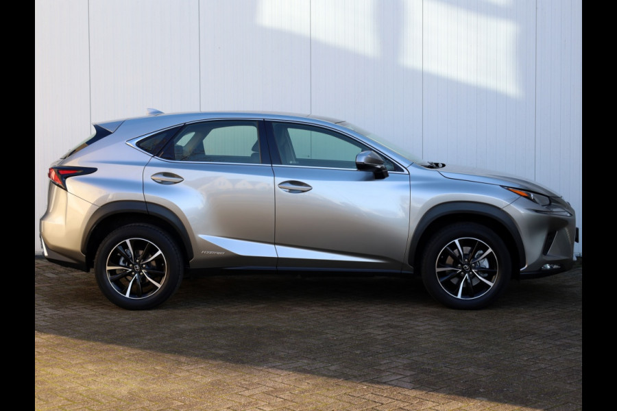 Lexus NX 300h AWD Luxury | Panoramadak | Premium Navi | Stoelverwarming