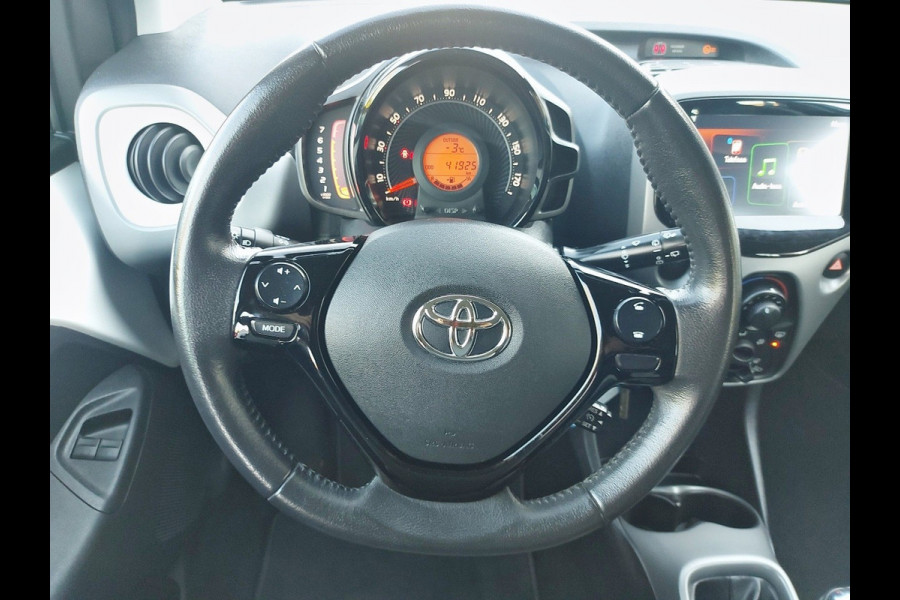 Toyota Aygo 1.0 VVT-i x-play apple/carplay,airco,cruisecontrol,achteruitrij camera,